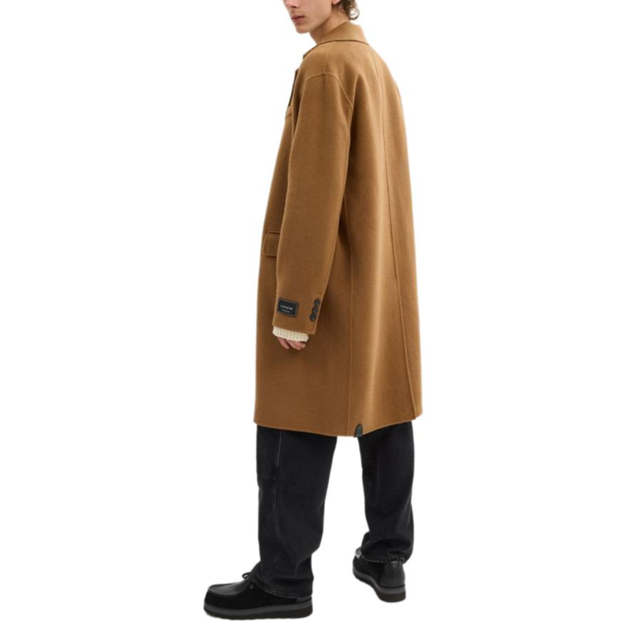 Shop COACH FW24 男女款雙面駁領駁針長大衣駝色。 CV898-CAM