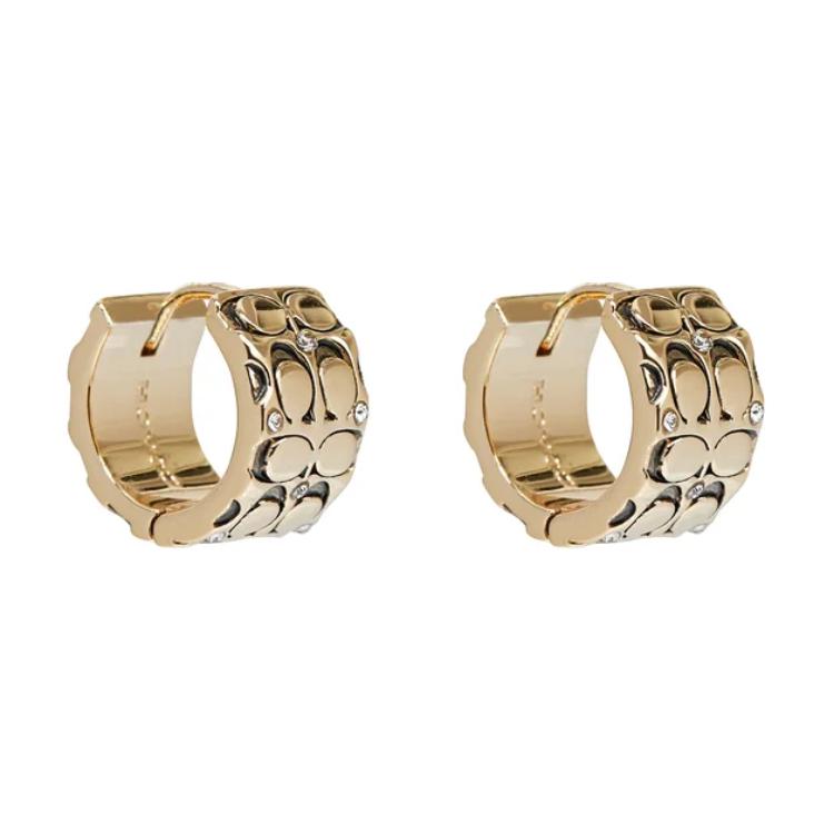 Lookbook Anting COACH Logo Gold Brass Unisex Gaya Pasangan - Emas 37341903GLD230