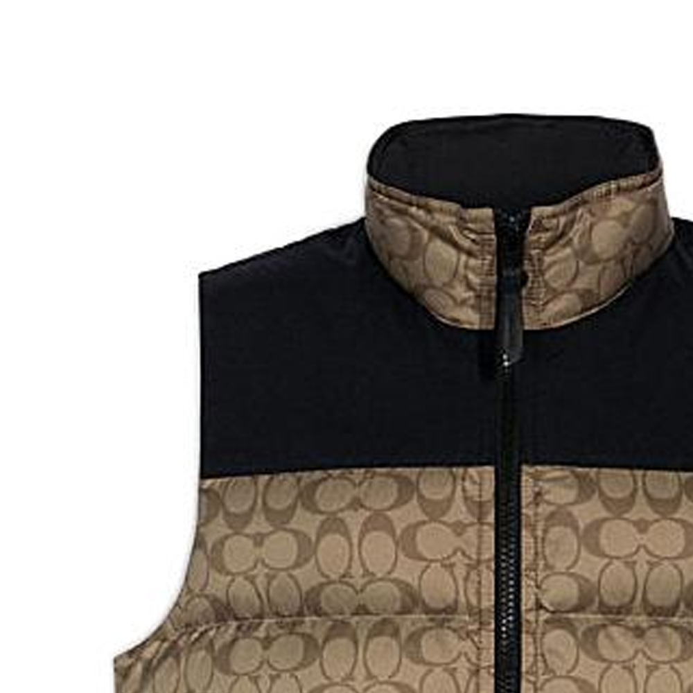 Lookbook COACH SS22  Classic Logo Puffer Vest Jacket in Khaki. 4410-OFZ