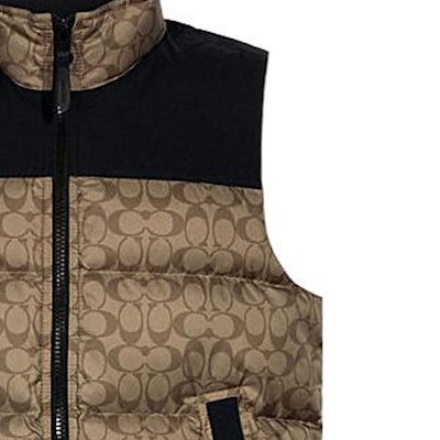COACH SS22 Classic Logo Puffer Vest Jacket in Khaki. 4410-OFZ Sizing COACH SS22 Classic Logo Puffer Vest Jacket in Khaki. 4410-OFZ