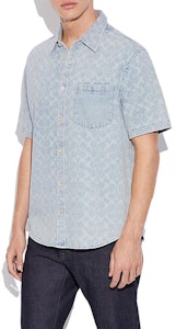 COACH SS22 淺藍色印花牛仔短袖襯衫。 C9222-S8M Lookbook COACH SS22 淺藍色印花牛仔短袖襯衫。 C9222-S8M