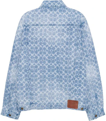 코치 SS23 블루 데님 재킷 올오버 로고 프린트. C0918-VF1 Lookbook 코치 SS23 블루 데님 재킷 올오버 로고 프린트. C0918-VF1