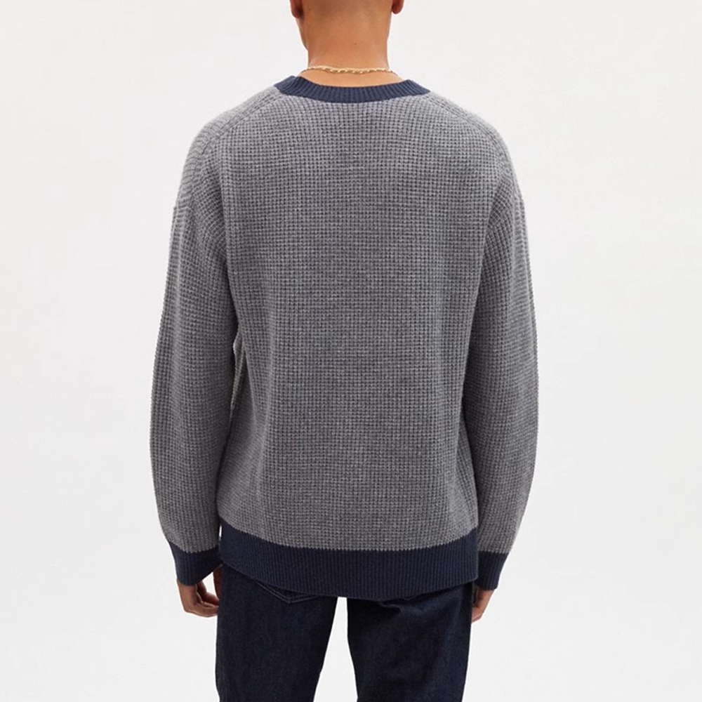 Shop COACH SS23 Sweater Crewneck dengan Desain Logo. CK737-N19