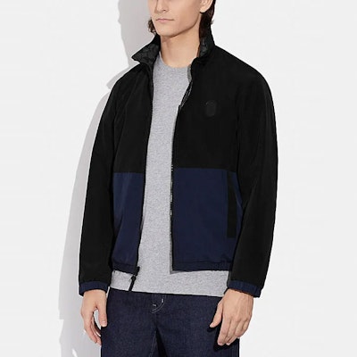 COACH SS23 雙面配色標誌飛行夾克 - 黑色. C3034-NYJ Lookbook COACH SS23 雙面配色標誌飛行夾克 - 黑色. C3034-NYJ