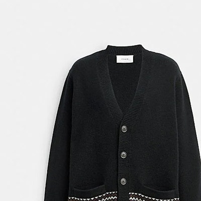 COACH SS24 黑色拼接条纹V领针织开衫. CV472-BLK Lookbook COACH SS24 黑色拼接条纹V领针织开衫. CV472-BLK