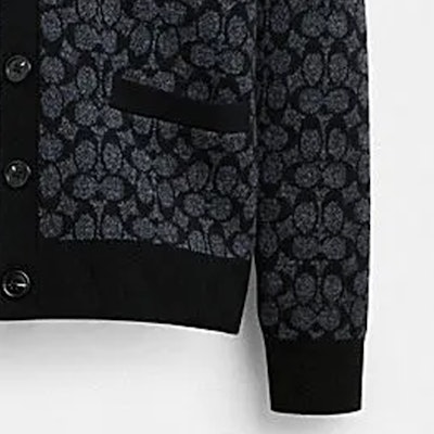 コーチ SS24 ブラック ロゴ柄入りニットカーディガン CN456-OY2 Purchase コーチ SS24 ブラック ロゴ柄入りニットカーディガン CN456-OY2