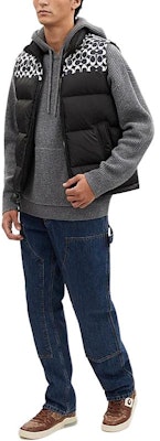 COACH SS24 Rompi Hitam Patchwork Tanpa Lengan Stand-Collar Down. CO750-WFL Lookbook COACH SS24 Rompi Hitam Patchwork Tanpa Lengan Stand-Collar Down. CO750-WFL