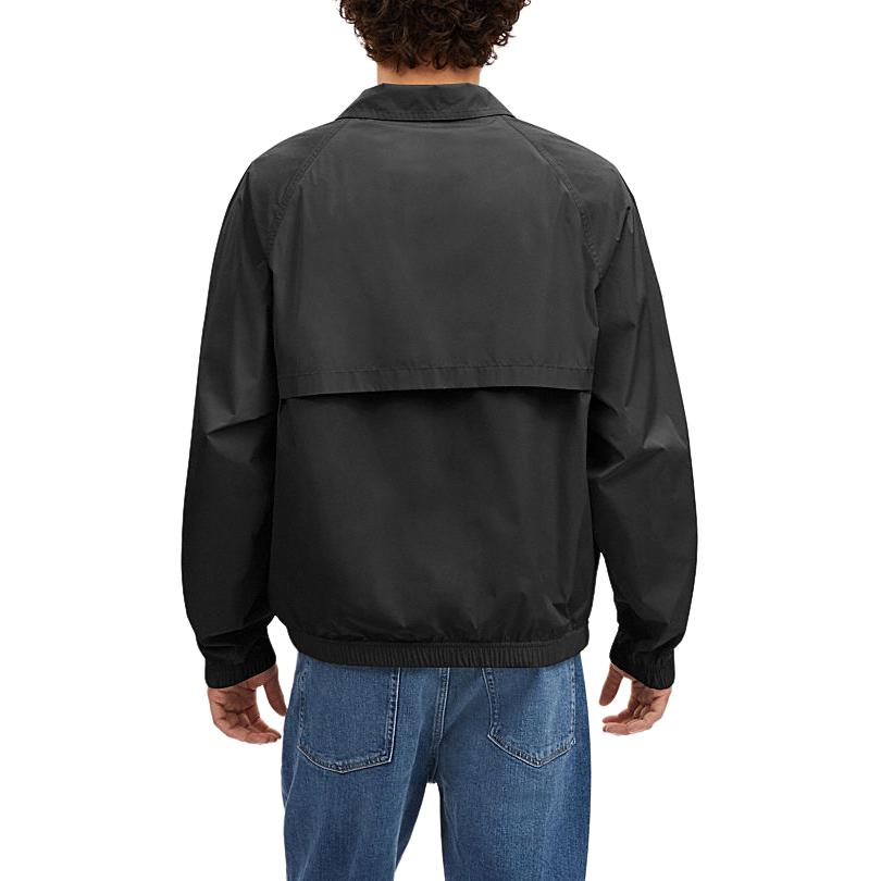 Shop COACH SS24 黑色拉鍊外套，純色刺繡標誌設計。 CR483-BLK