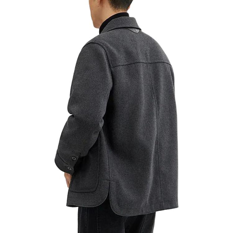 Shop Chaqueta Coach SS24 Negra Carbón con Bolsillos y Botones. CN942-CHR