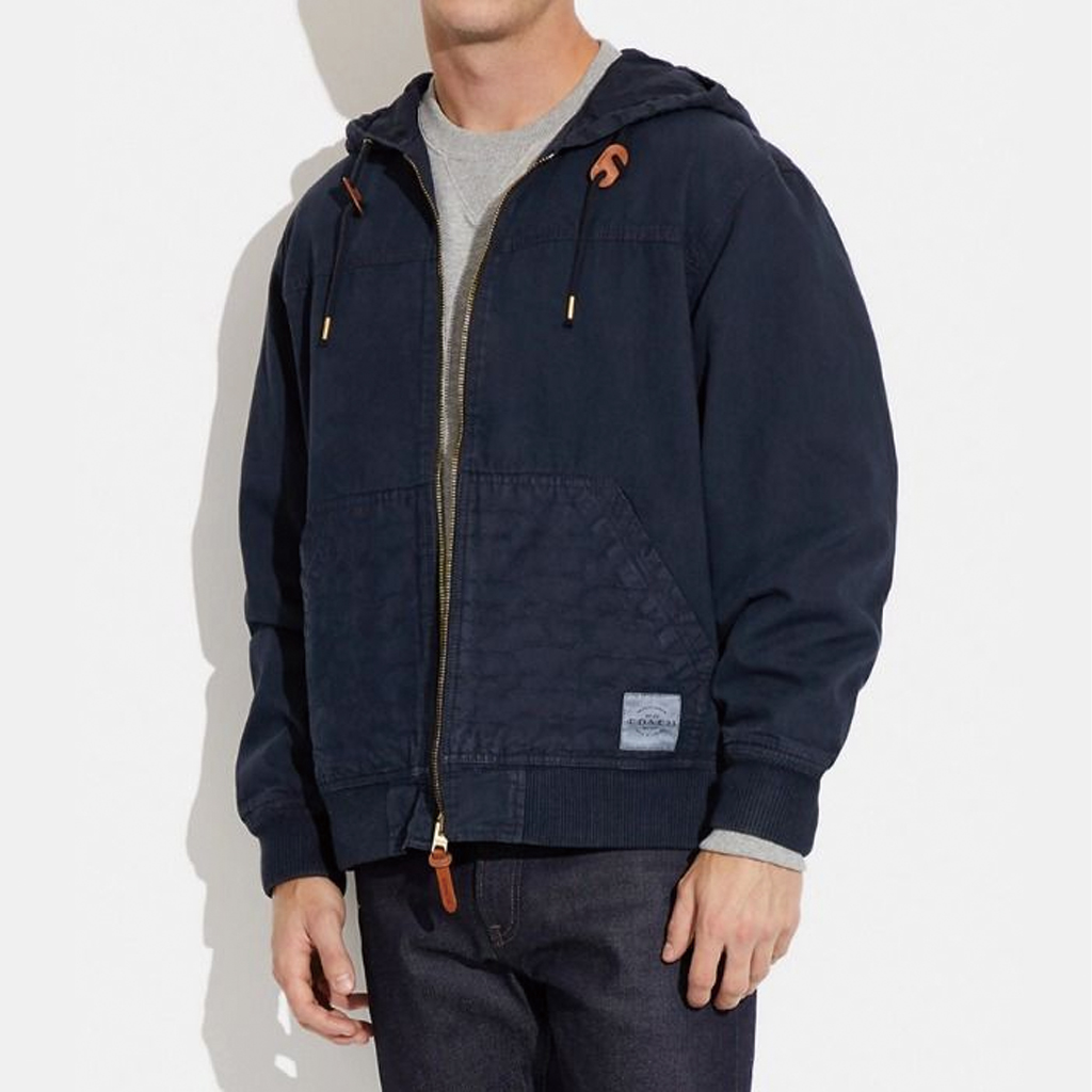 Lookbook COACH SS24 Jaket Hoodie Drawstring Solid Warna Navy Blue. CF795-NAV