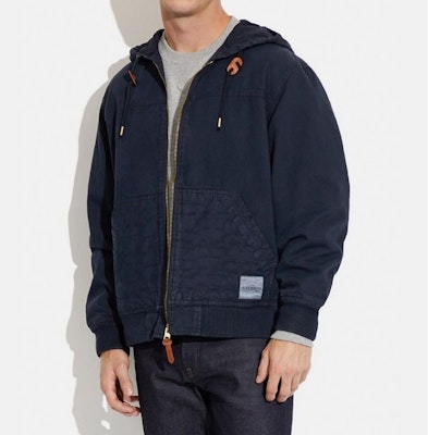 COACH SS24 Jaket Hoodie Drawstring Solid Warna Navy Blue. CF795-NAV Lookbook COACH SS24 Jaket Hoodie Drawstring Solid Warna Navy Blue. CF795-NAV