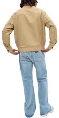 COACH SS24 Logo Patch Zip Casual Jacket Khaki Menswear. CS784-RYU Shop COACH SS24 Logo Patch Zip Casual Jacket Khaki Menswear. CS784-RYU