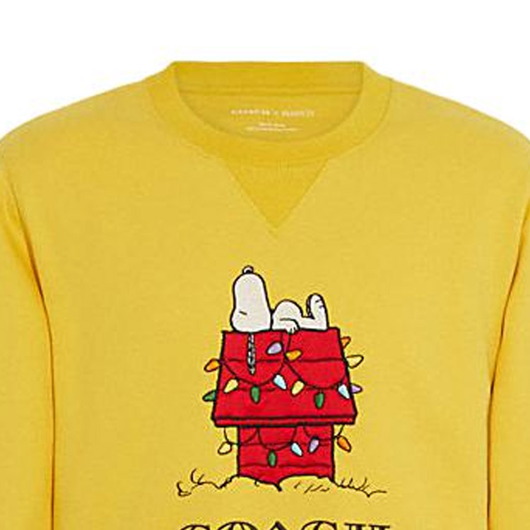 Shop Coach x Peanuts 史努比燈光黃色印花圓領衫 CE548-V1W