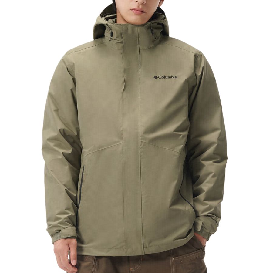 Shop Columbia 綠色防水耐寒登山外套附品牌標誌 XE5418-397