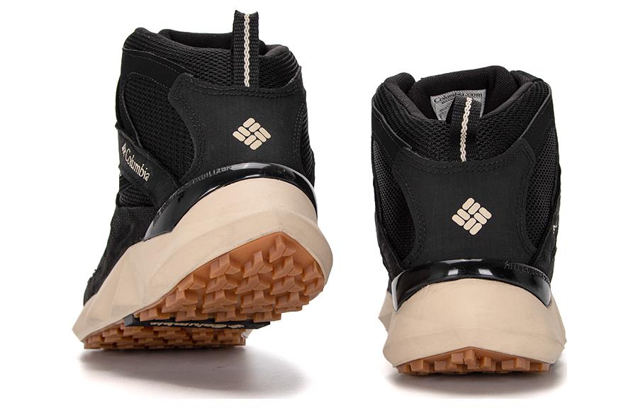 Lookbook Columbia Facet Ridge Kalis Air 'Hitam Putih' BM4754010