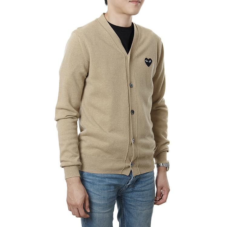 Sizing Comme Des Garçons CDG Play  V-Neck Black Heart Knit Cardigan Casual and Comfortable Sweater. AZ-N024-051-3