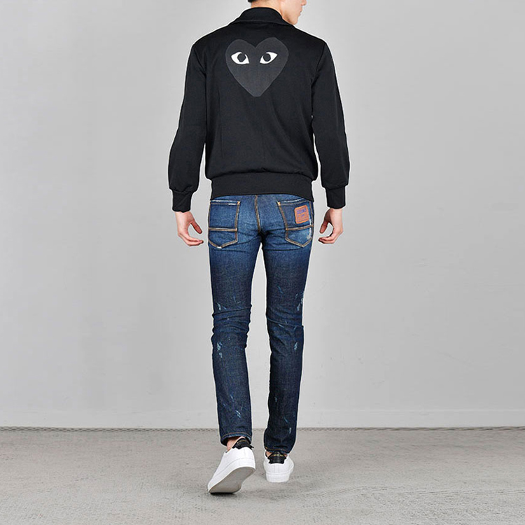 Purchase Comme Des Garçons CDG Play Jaket Lengan Panjang Zip Hitam Black Heart. AZ-T256-051-1