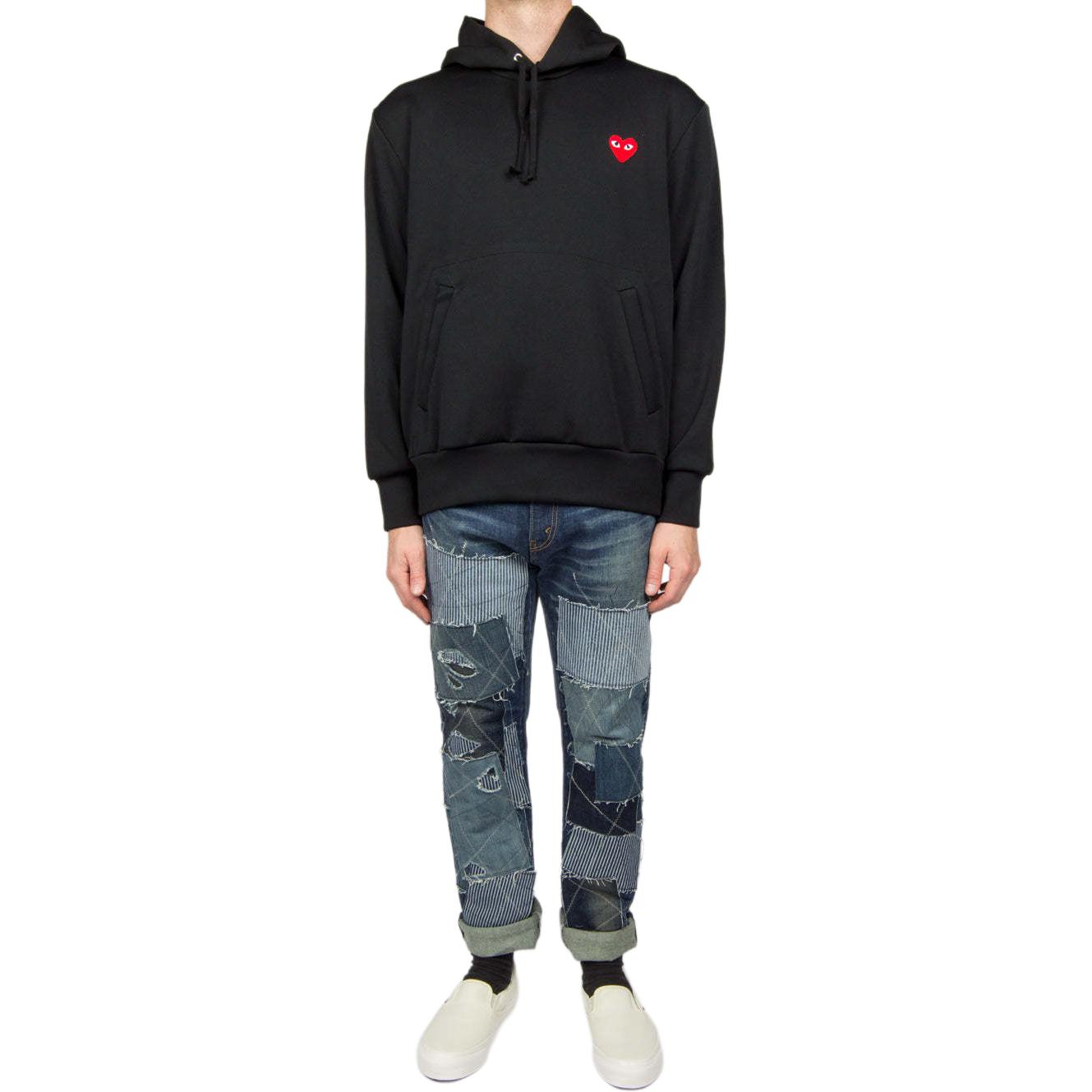 Shop Comme Des Garçons CDG Play 男款黑色圖形標誌連帽衫。 AX-T174-051-1