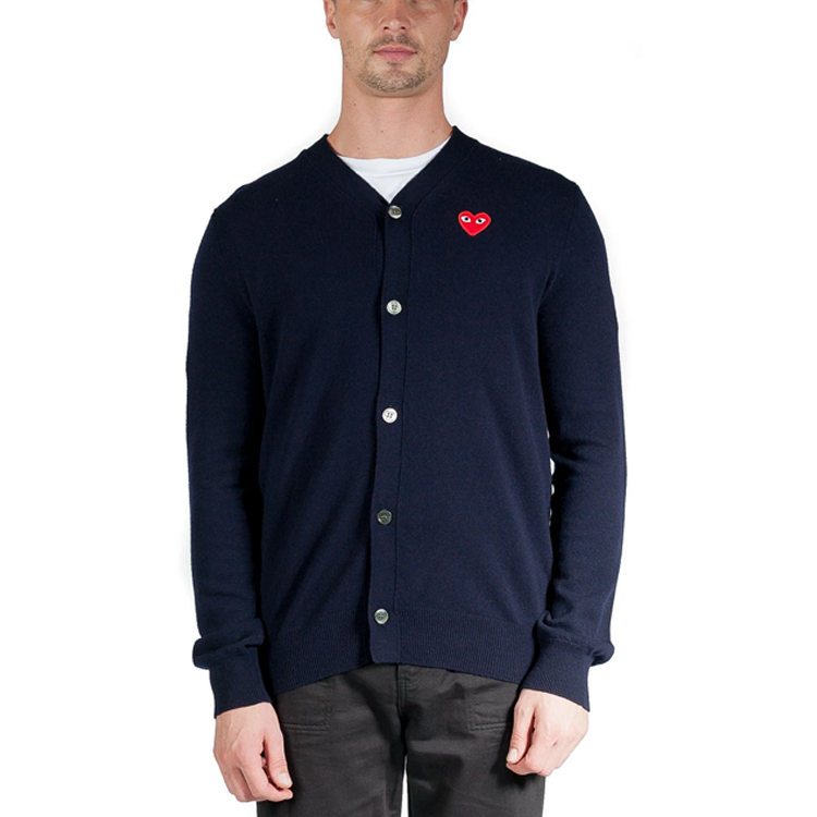 Lookbook 꼼데가르송 CDG 플레이 레드 하트 울 가디건 스웨터 네이비 블루 AZ-N008-051-2