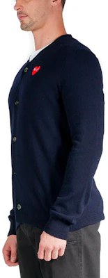 꼼데가르송 CDG 플레이 레드 하트 울 가디건 스웨터 네이비 블루 AZ-N008-051-2 Purchase 꼼데가르송 CDG 플레이 레드 하트 울 가디건 스웨터 네이비 블루 AZ-N008-051-2