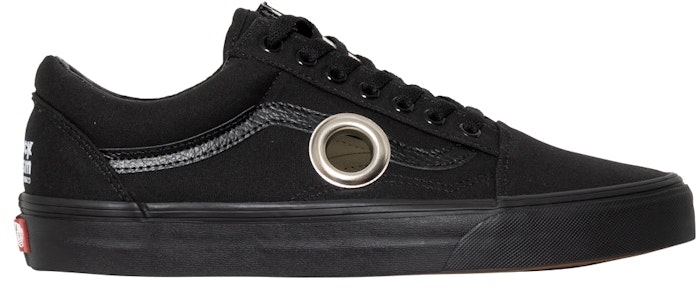 comme-des-garcons-x-vans-old-skool-black-market-2021