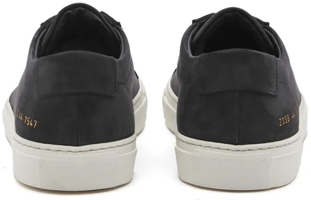 Common Projects 阿基里斯低帮 '黑色麂皮' 2366-7547 Shop Common Projects 阿基里斯低帮 '黑色麂皮' 2366-7547