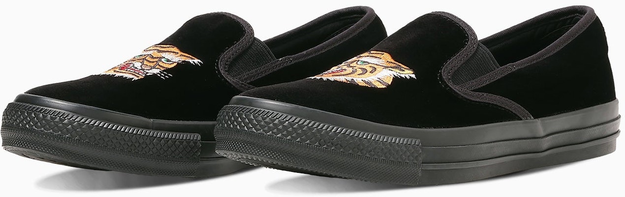 Converse All Star Kung Fu Slip-On Sepatu Hitam 31317181 Order Converse All Star Kung Fu Slip-On Sepatu Hitam 31317181