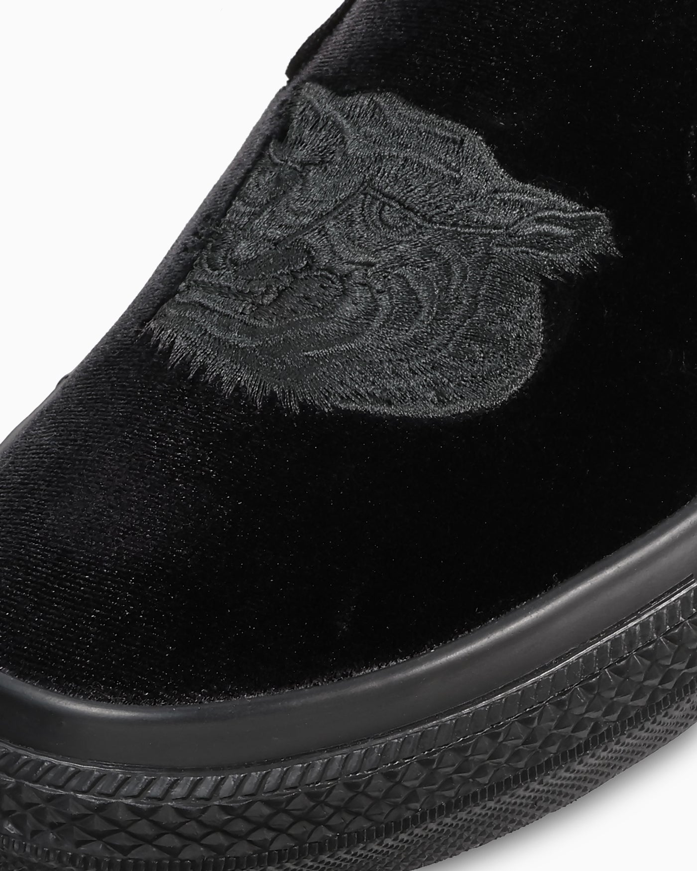 Sizing Converse All Star Kung Fu Slip-On Hitam Monokrom 31318140