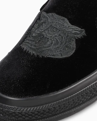 Converse All Star Kung Fu Slip-On Hitam Monokrom 31318140 Sizing Converse All Star Kung Fu Slip-On Hitam Monokrom 31318140