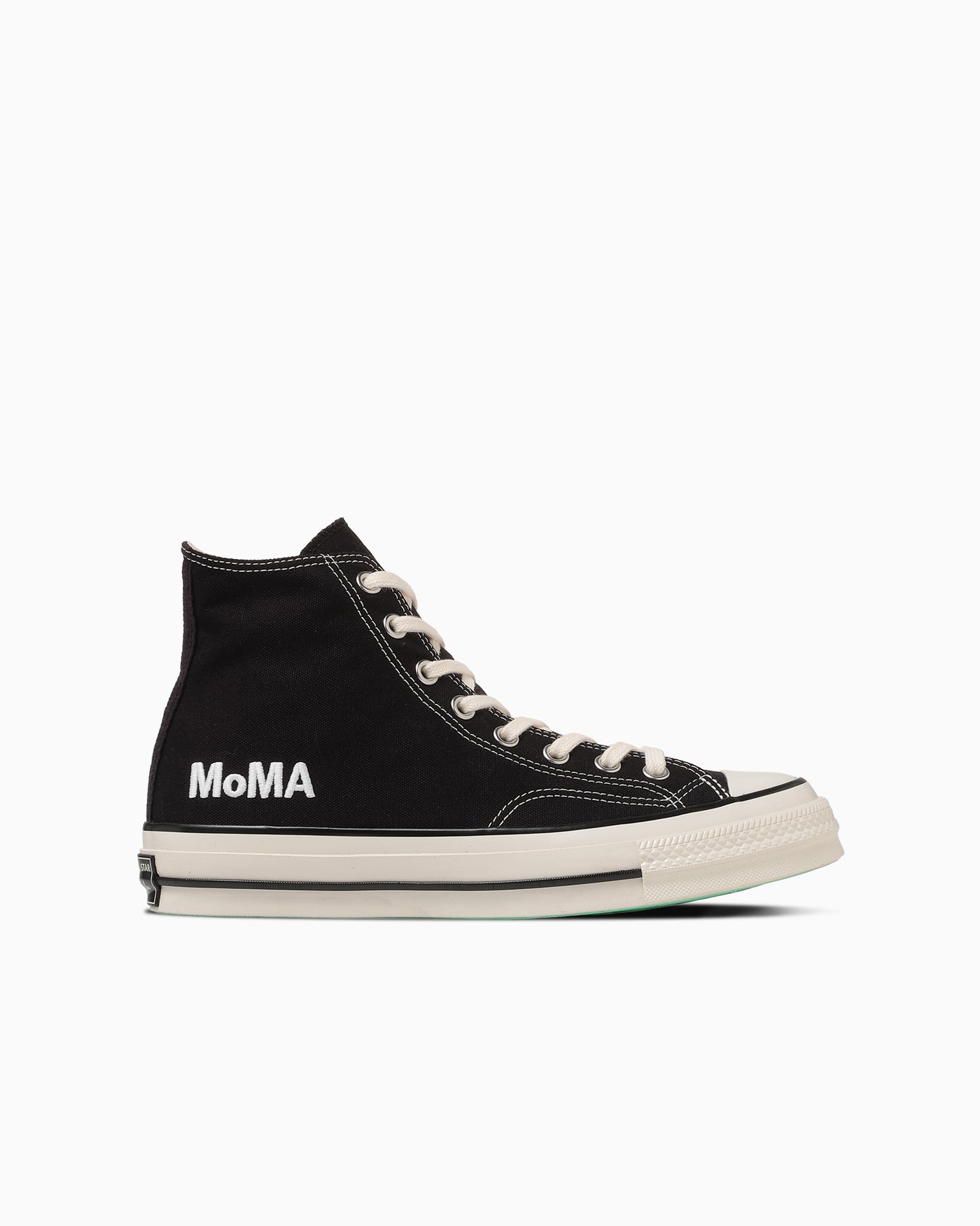Lookbook Converse All Star Legacy Hi Kolaborasi MoMA Sneakers Hitam 31317580