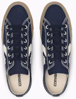 Shop Converse Chuck 70 經典低筒海軍藍帆布鞋 33703211