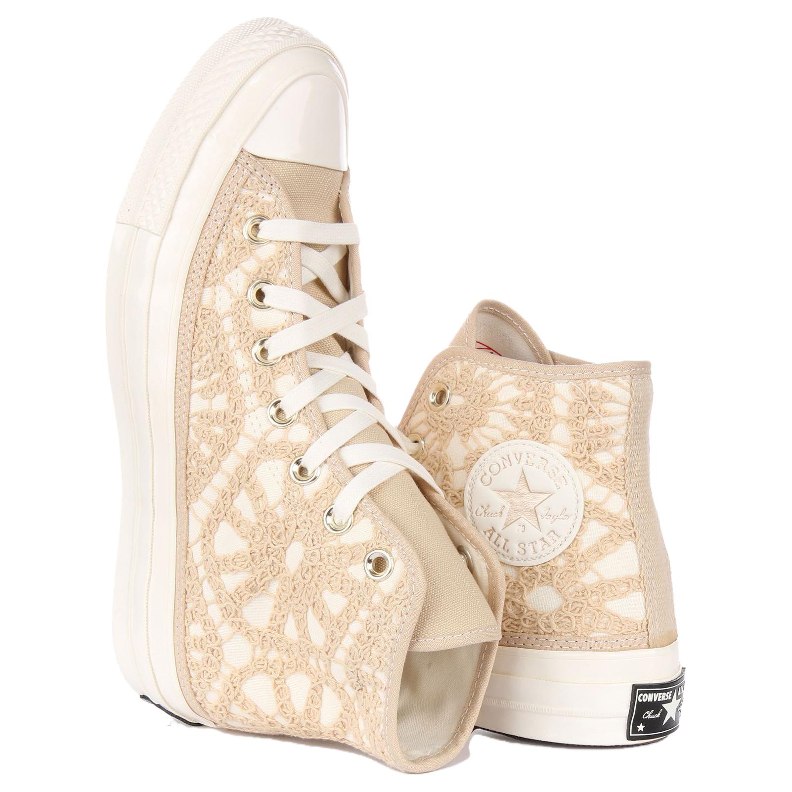 Shop Converse Chuck 70 高筒鞋「雛菊燈芯絨」 A05005C