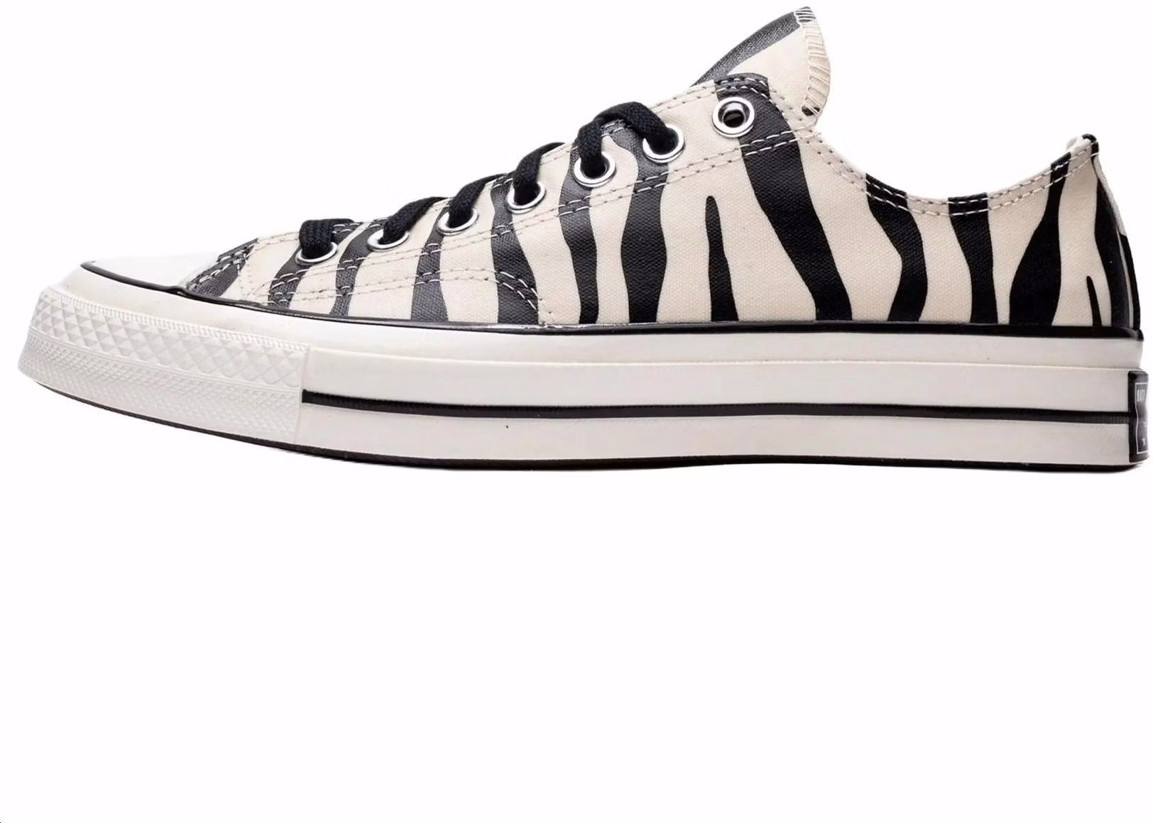 converse-chuck-70-low-glow-in-the-dark-zebra-print-a13438-c