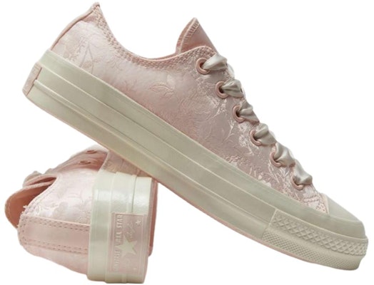 Converse Chuck 70 Rendah 'Pink Ribbon' A07248C Lookbook Converse Chuck 70 Rendah 'Pink Ribbon' A07248C