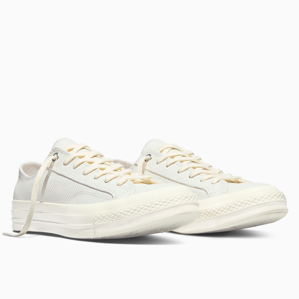 Converse Chuck 70 Ox Vintage White Casual Shoes A18849C