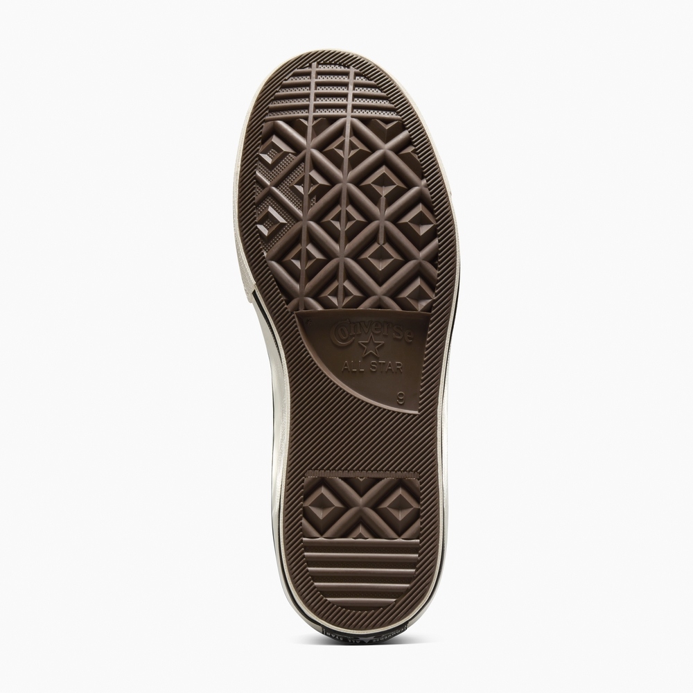 Shop Converse Chuck 70 Wide Hi Noir/Noir/Egret Baskets Décontractées. A10354C