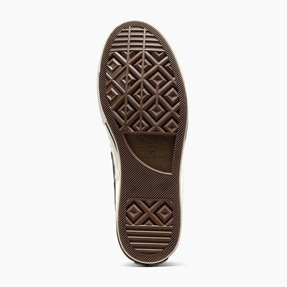 Shop Converse Chuck 70 寬楦低筒  黑色/米白 休閒鞋 A10358C