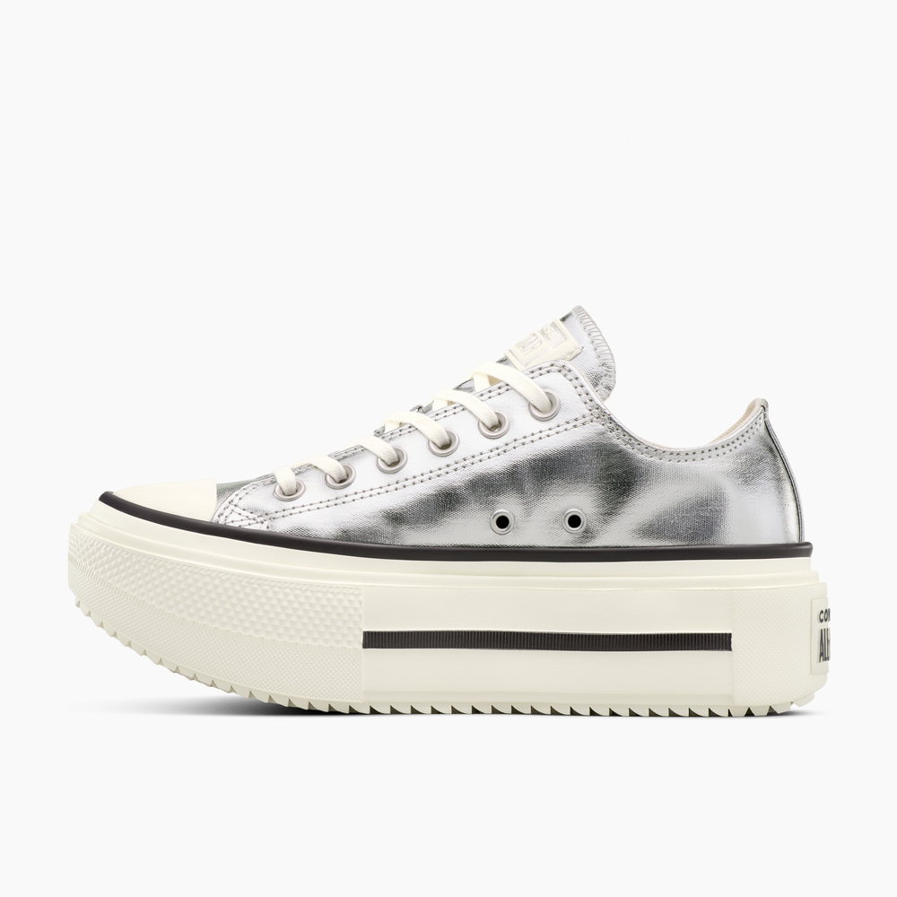 Shop 匡威Chuck Taylor All Star Lift厚底银色休闲鞋 A16406C