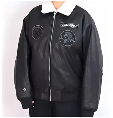 컨버스 용의 해 FW23 유니섹스 블랙 플라이트 자켓 탈부착 퍼 칼라 10026806-A02 Shop 컨버스 용의 해 FW23 유니섹스 블랙 플라이트 자켓 탈부착 퍼 칼라 10026806-A02