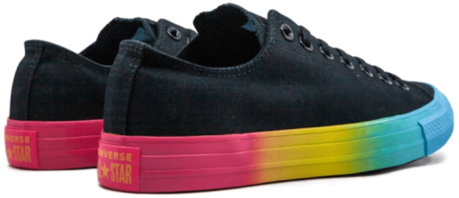 Converse CTAS OX Sneakers Olahraga Fashion 164823F Lookbook Converse CTAS OX Sneakers Olahraga Fashion 164823F