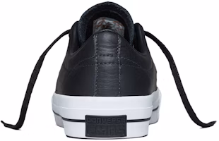 Converse Unisex One Star Kulit Sepatu Low-Top Hitam/Putih 153714C Purchase Converse Unisex One Star Kulit Sepatu Low-Top Hitam/Putih 153714C