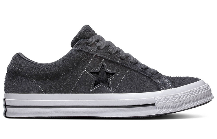 Order Converse One Star 低筒鞋「近乎黑色」 163247C