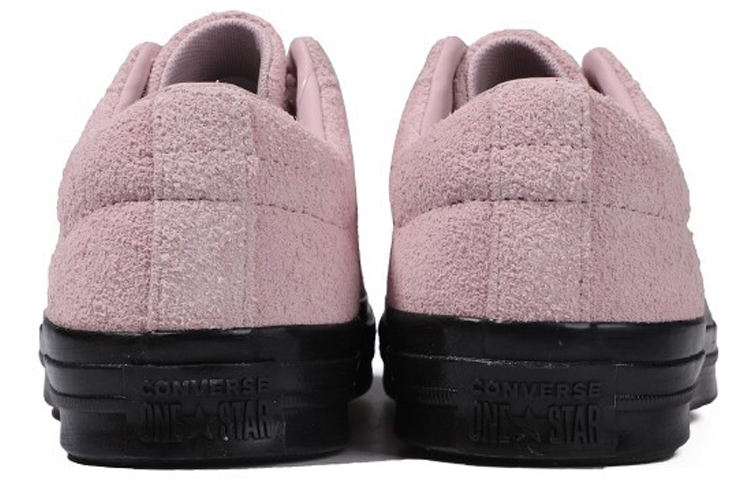 Shop Converse One Star 低筒鞋「梅子粉黑」 163374C