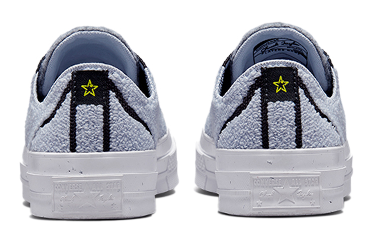 Shop 匡威再生Chuck Taylor全明星1970s灰蓝帆布鞋 172035C