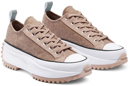 Converse Run Star Hike Low 'Hitam Ais - Merah Jambu Garam' 169549C Lookbook Converse Run Star Hike Low 'Hitam Ais - Merah Jambu Garam' 169549C