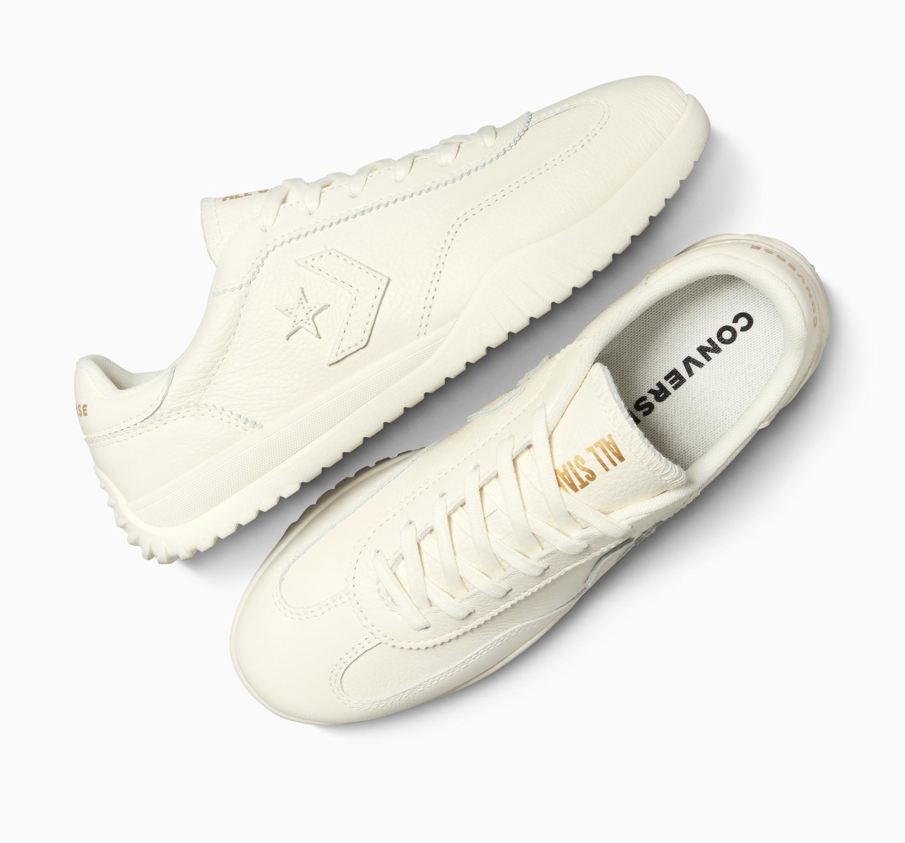 Shop Converse Run Star Trainer ''米黄色金色'' A12778C