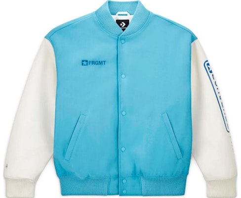Chaqueta de Béisbol Unisex Converse x FRGMT SS23 Azul con Estampado y Parches. 10025967-A01 Order Chaqueta de Béisbol Unisex Converse x FRGMT SS23 Azul con Estampado y Parches. 10025967-A01