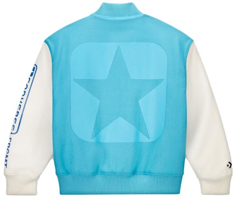 Chaqueta de Béisbol Unisex Converse x FRGMT SS23 Azul con Estampado y Parches. 10025967-A01 Lookbook Chaqueta de Béisbol Unisex Converse x FRGMT SS23 Azul con Estampado y Parches. 10025967-A01