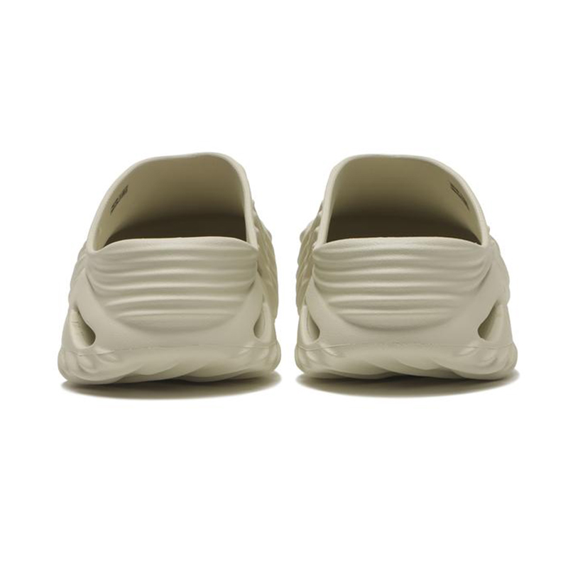 Lookbook Crocs "Echo Wave Bone Sneakers" Sepatu Kasual. 210521-2Y2