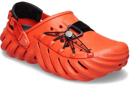 Crocs卡駱馳 波波反光繫帶洞洞鞋 男女同款 熔岩色 Lookbook Crocs卡駱馳 波波反光繫帶洞洞鞋 男女同款 熔岩色